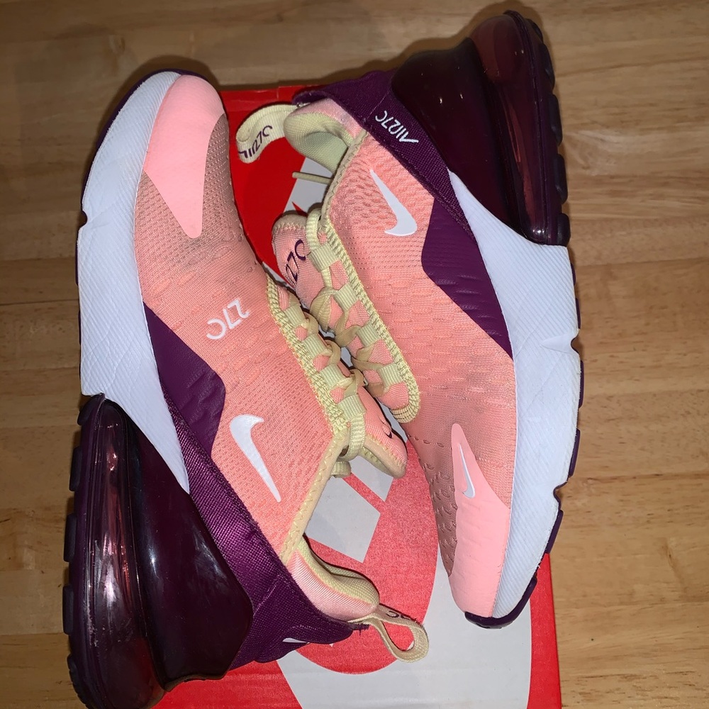 Used Kids Air Max 270 US size 4
